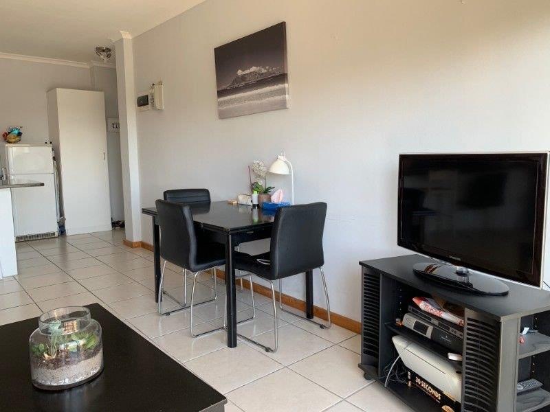 To Let 2 Bedroom Property for Rent in Rondebosch Western Cape